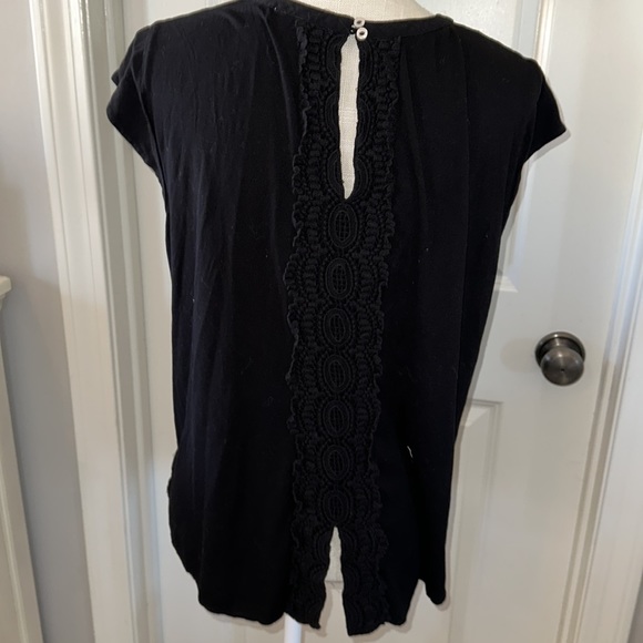 Size XL black knit top with lace and cutouts in front and back EUC - Picture 2 of 4